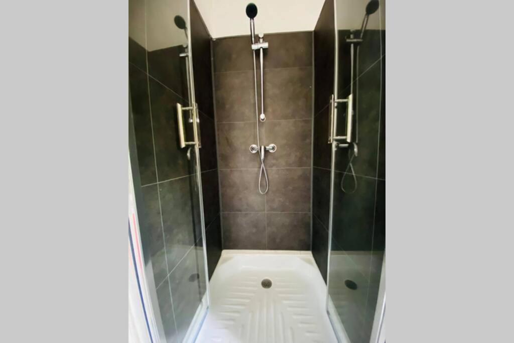 Appartement Rez-De-Chaussee Лаон Екстериор снимка