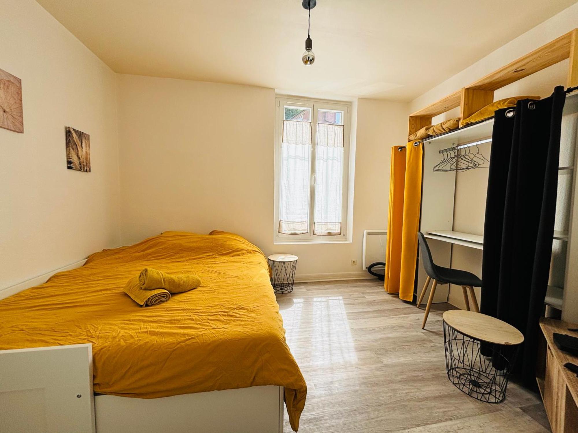 Appartement Rez-De-Chaussee Лаон Екстериор снимка